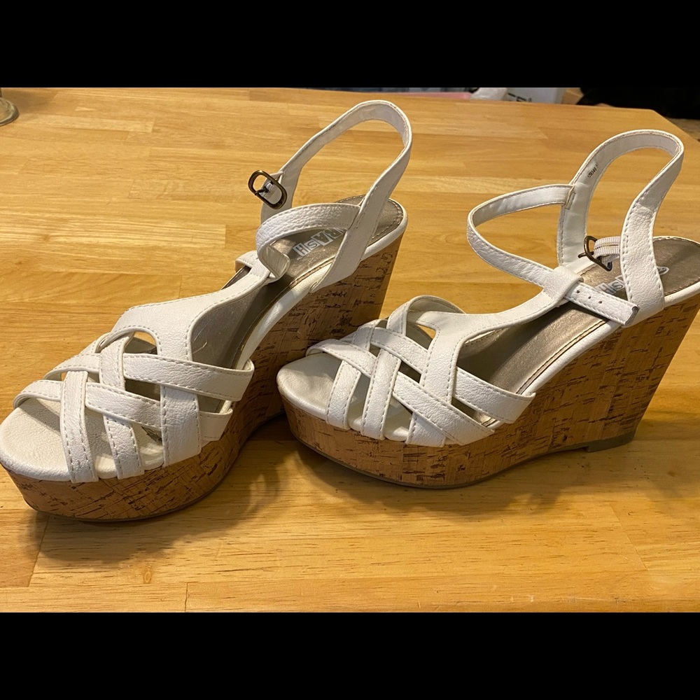 Brash White & Cork 4” Wedges Size 9